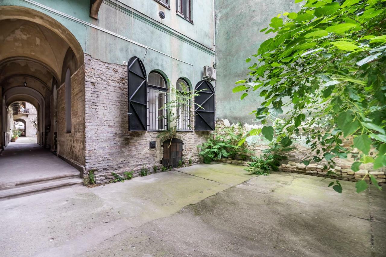 Own Budapest At Gozsdu Esterno foto
